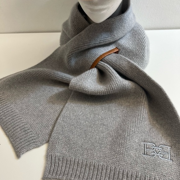 New- Bally Men’s Scarf - Picture 2 of 15
